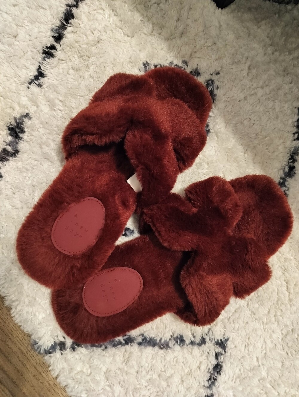 Faux Fur Crisscross Slide Slippers - Burgundy